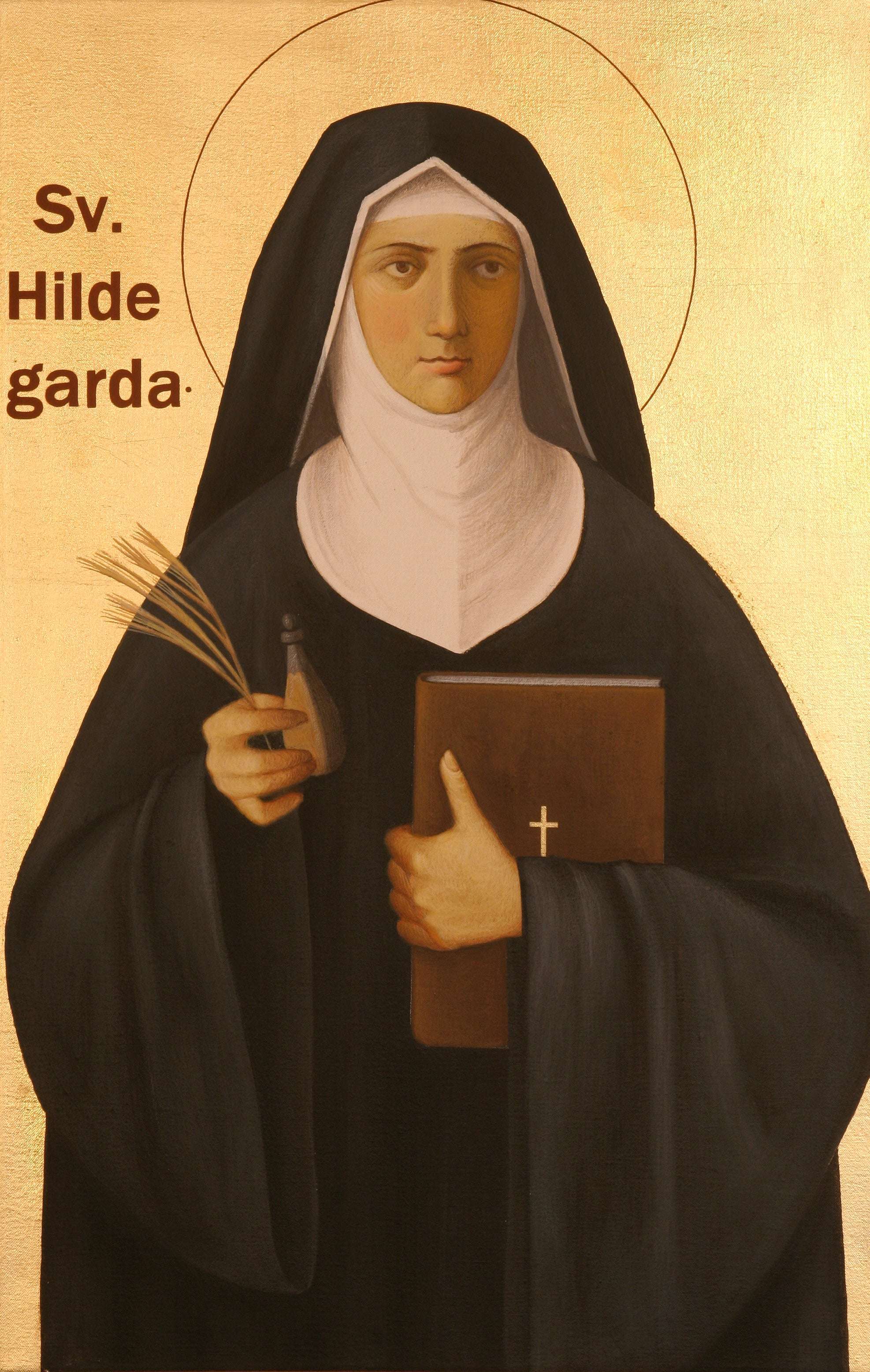 Gemälde der Heiligen Hildegard von Bingen mit Bibel in der Hand mit angedeutetem Heiligenschein vor Gelbem Hintergrund