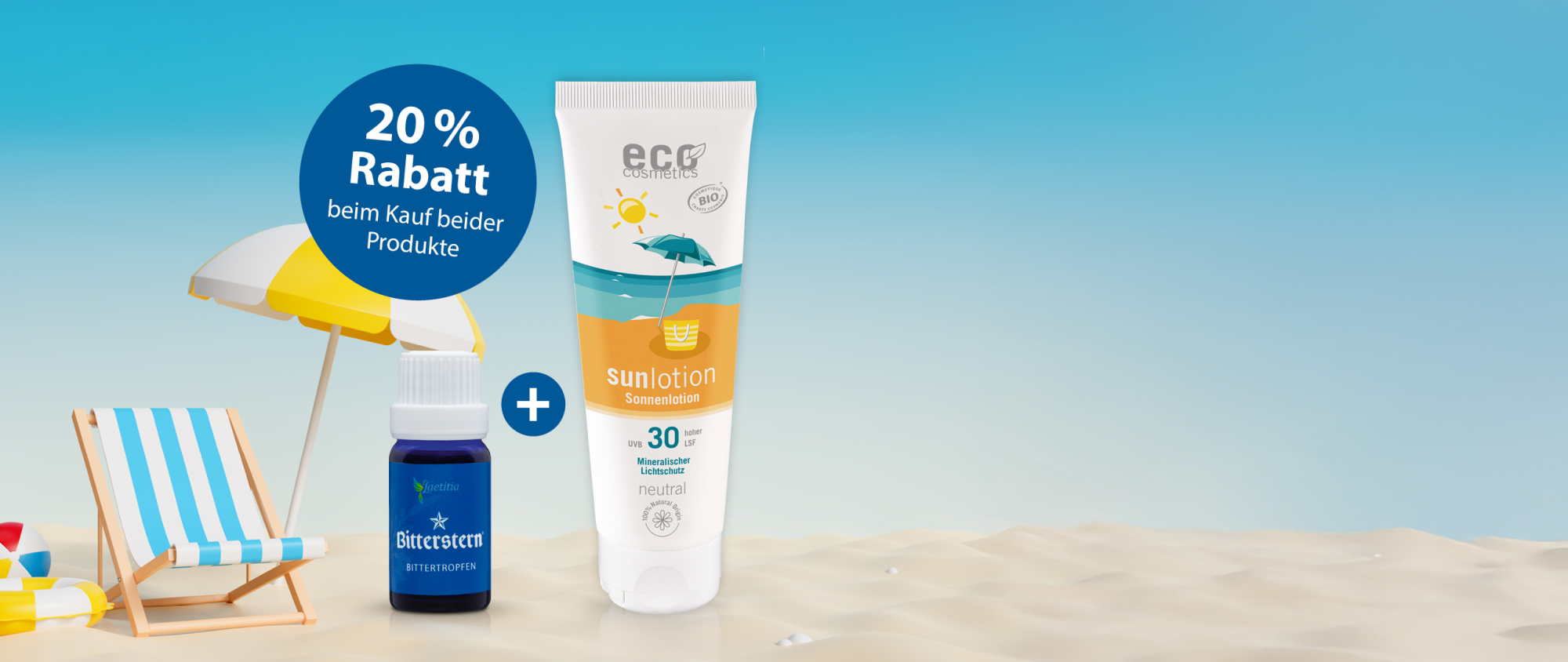Sommerliches Angebot: Bitterstern Bittertropfen 10 ml-Fläschchen und eco cosmetics Sonnenlotion LSF 30 auf sandigem Strandhintergrund mit Liegestuhl und Sonnenschirm. Im blauen Kreis steht ‚20 % Rabatt beim Kauf beider Produkte‘.