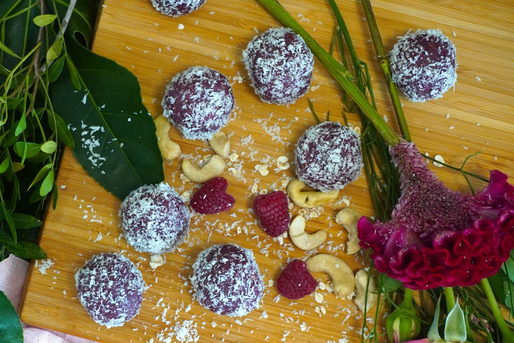 Energy Balls mit Himbeeren