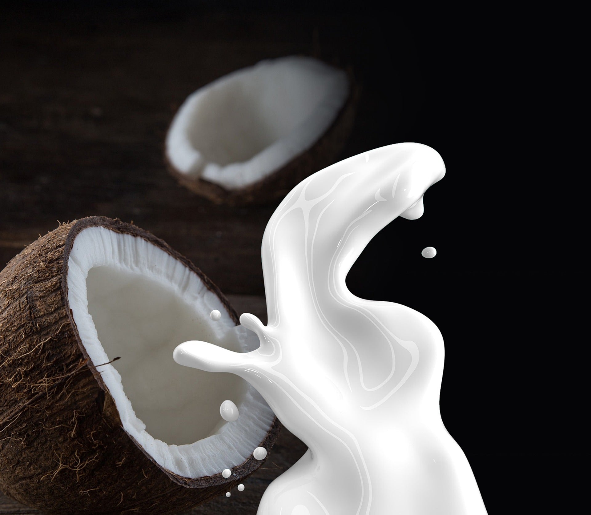 Milch aus einer Koskosnuss. Kokosmilch ist basisch und damit zur Entsäuerung geeignet. 